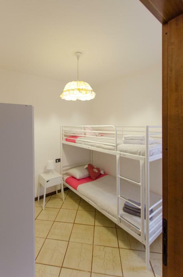 Casa Marisa Apartment Сирмионе Екстериор снимка